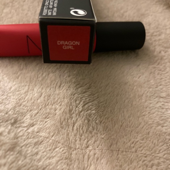 NARS Air Matte Liquid Lipstick- Dragon Girl - Picture 2 of 3